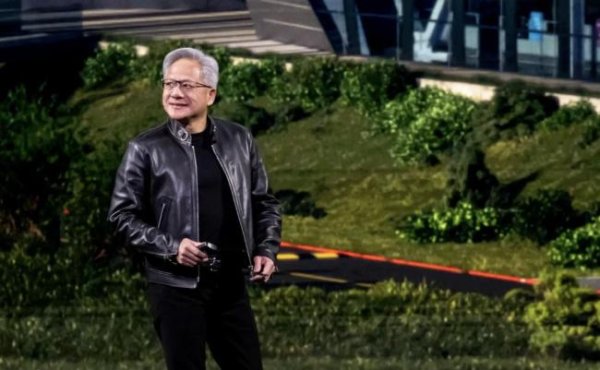 英伟达称AI芯片营收或将突破万亿美元 计算需求激增推动