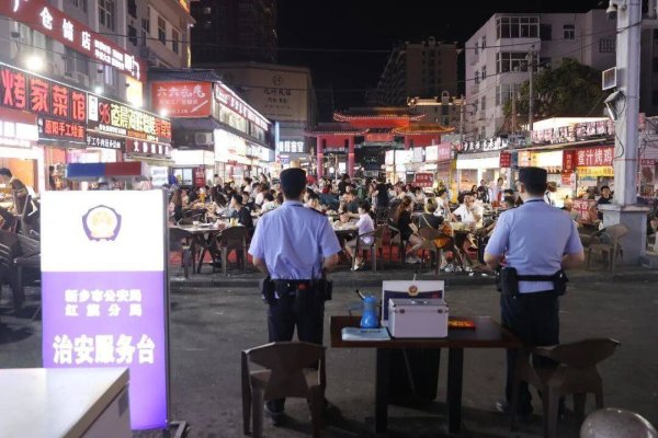 烧烤摊来了“监烤老师”，全网刷屏！