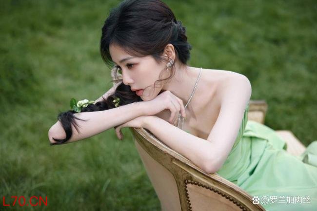 白鹿把唯一的茉莉花给了小婉 清新淡雅风俘获人心